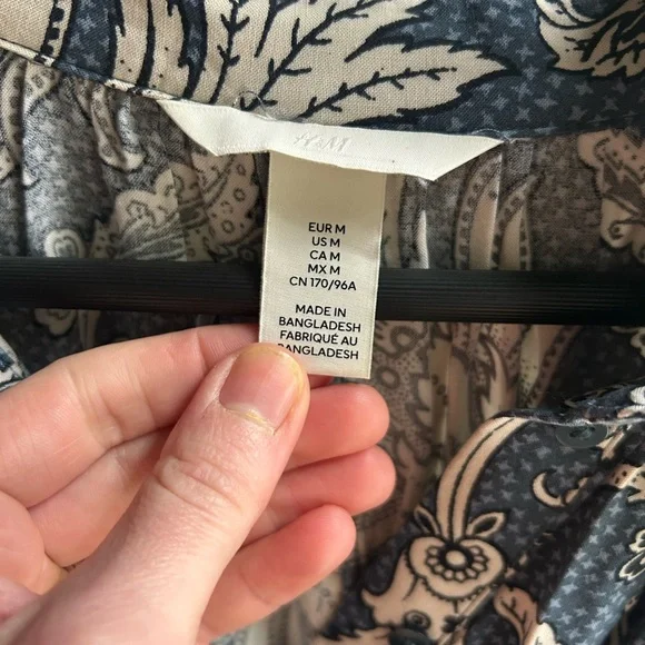 H&M Blue and White Paisley Drop-Waist Shirt Dress - Picture 5 of 5